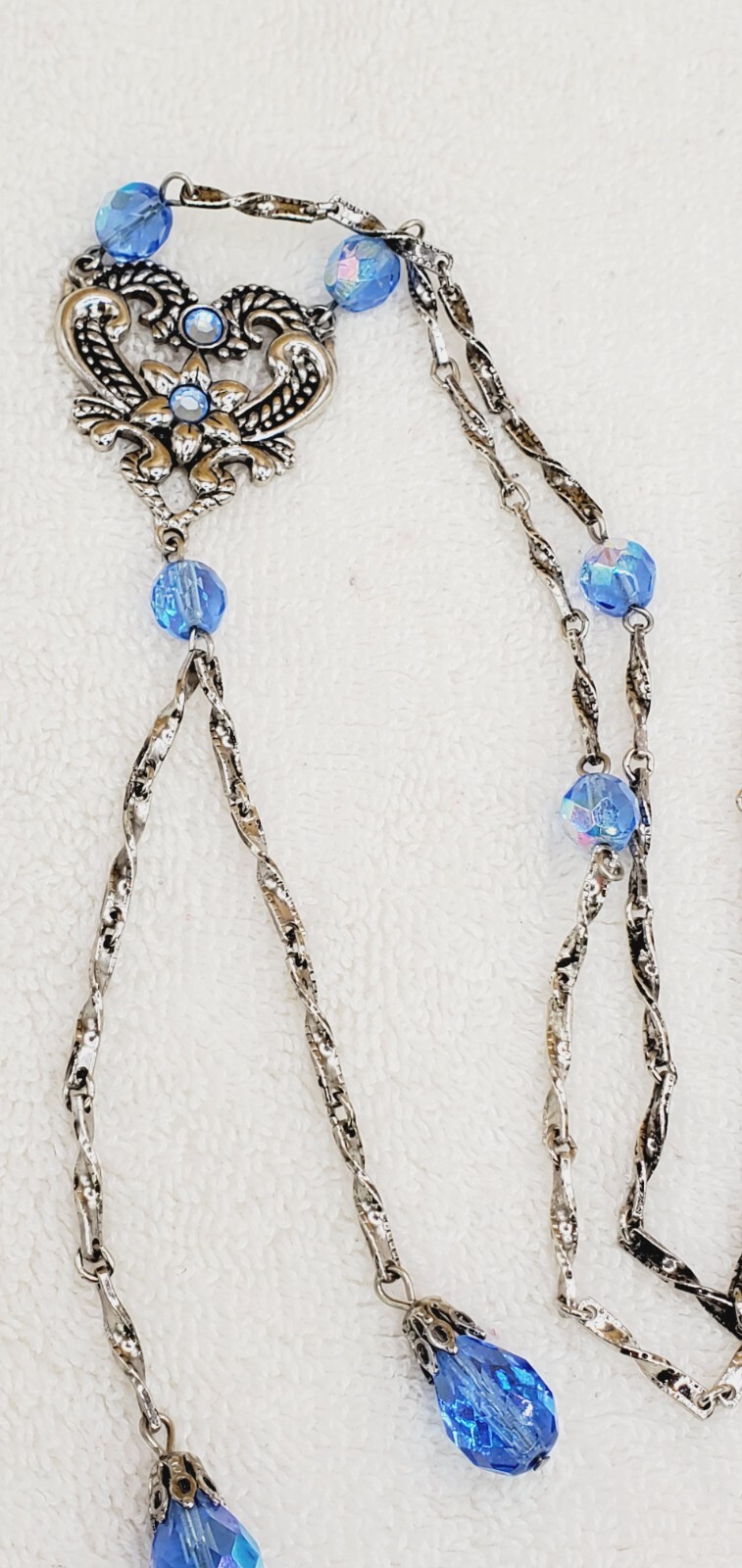Vintage Silver Tone dangling blue crystal Heart pendant with 26″ necklace te02