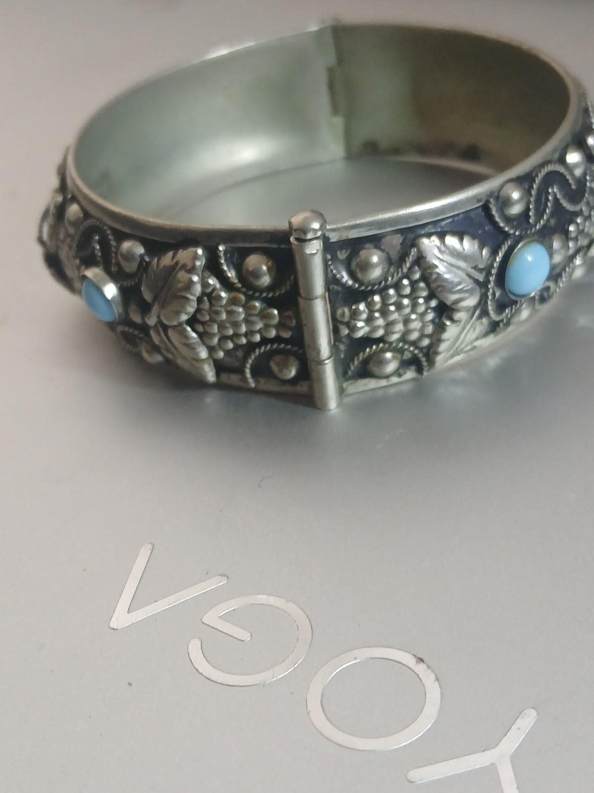 Vintage Silver Hinged Bracelet Round Blue Cabochon Stones Floral Made In Italy