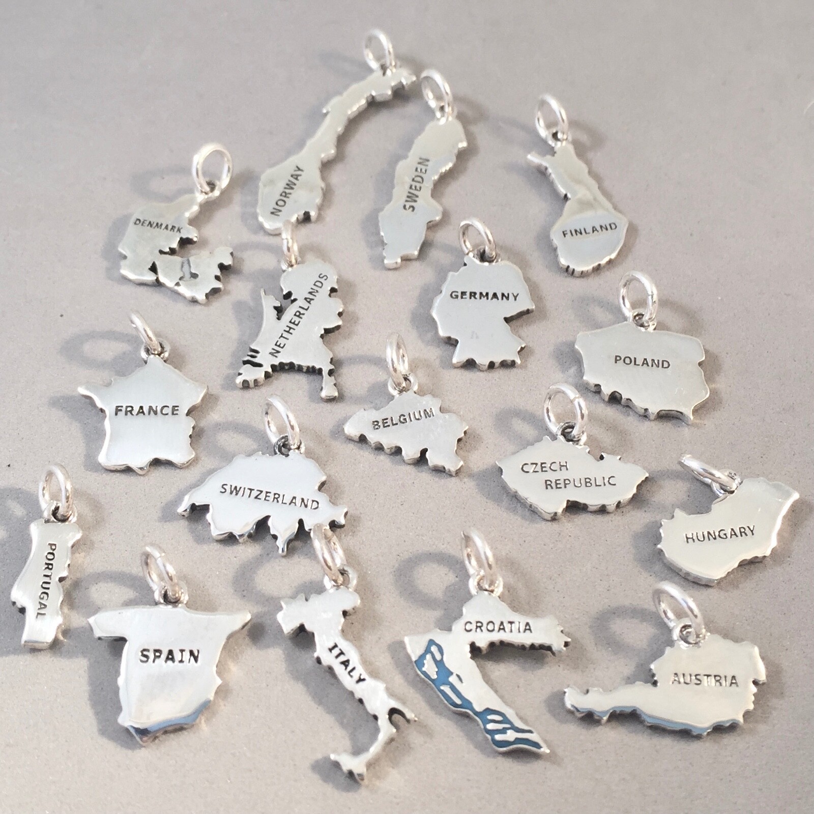 .925 Sterling Silver COUNTRY MAP CHARM Pendant Souvenir Travel NEW 925 CT18