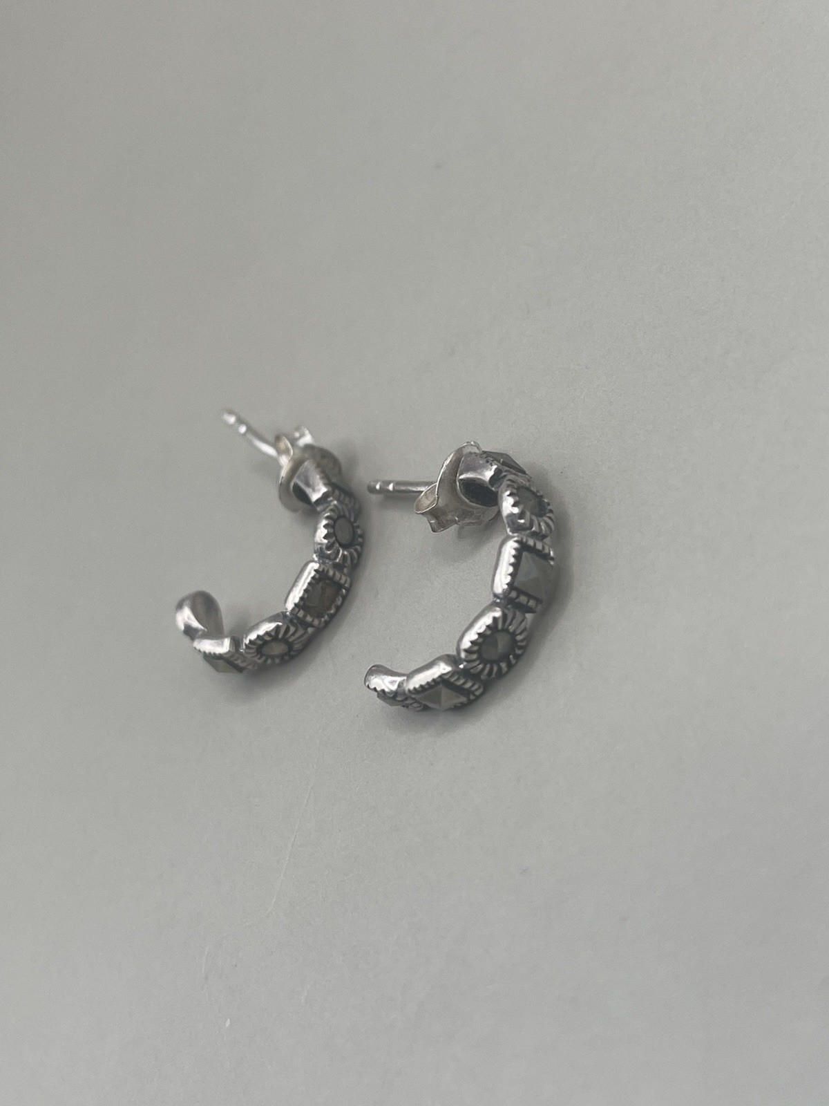 Vintage Signed MJ Sterling Silver 925 Marcasites Post Hoop 0.7” Earrings READ!