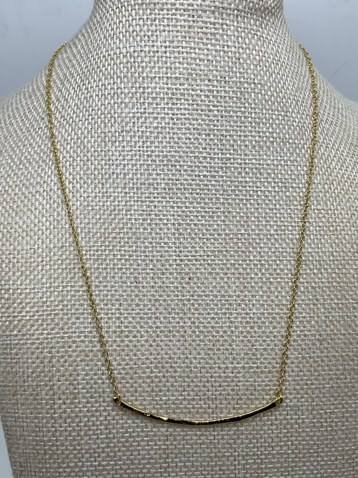 Gorjana Textured Curb Bar Pendant Necklace