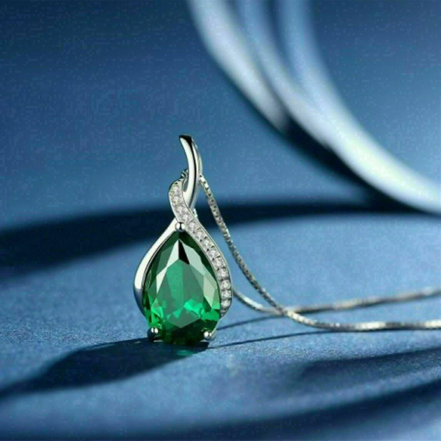 14k White Gold Plated 2.00Ct Pear Cut Simulated Green Emerald Pendant Necklace