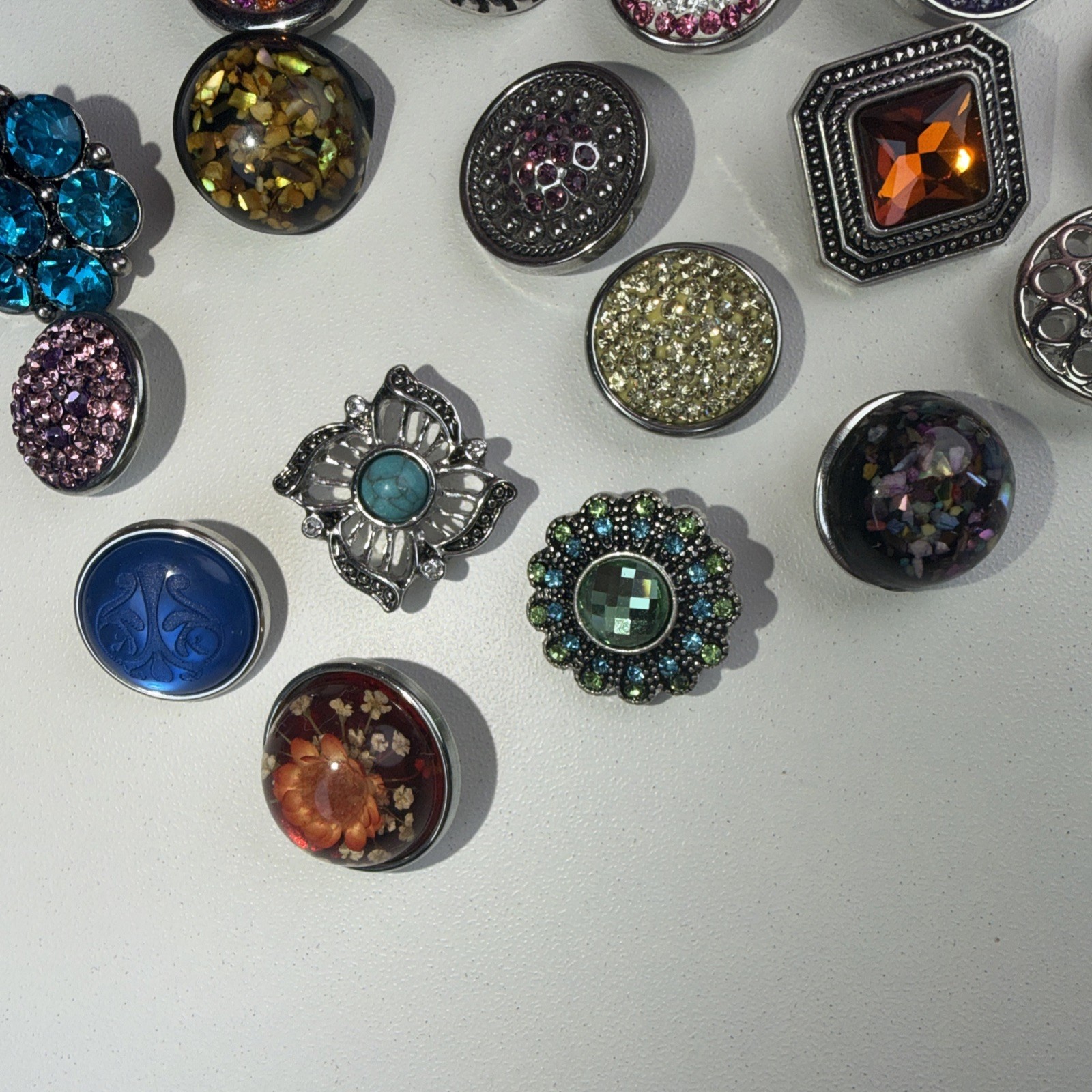 Lot 20 Snap Jewelry 18 20MM Gingersnaps Charm Ginger Snap Button