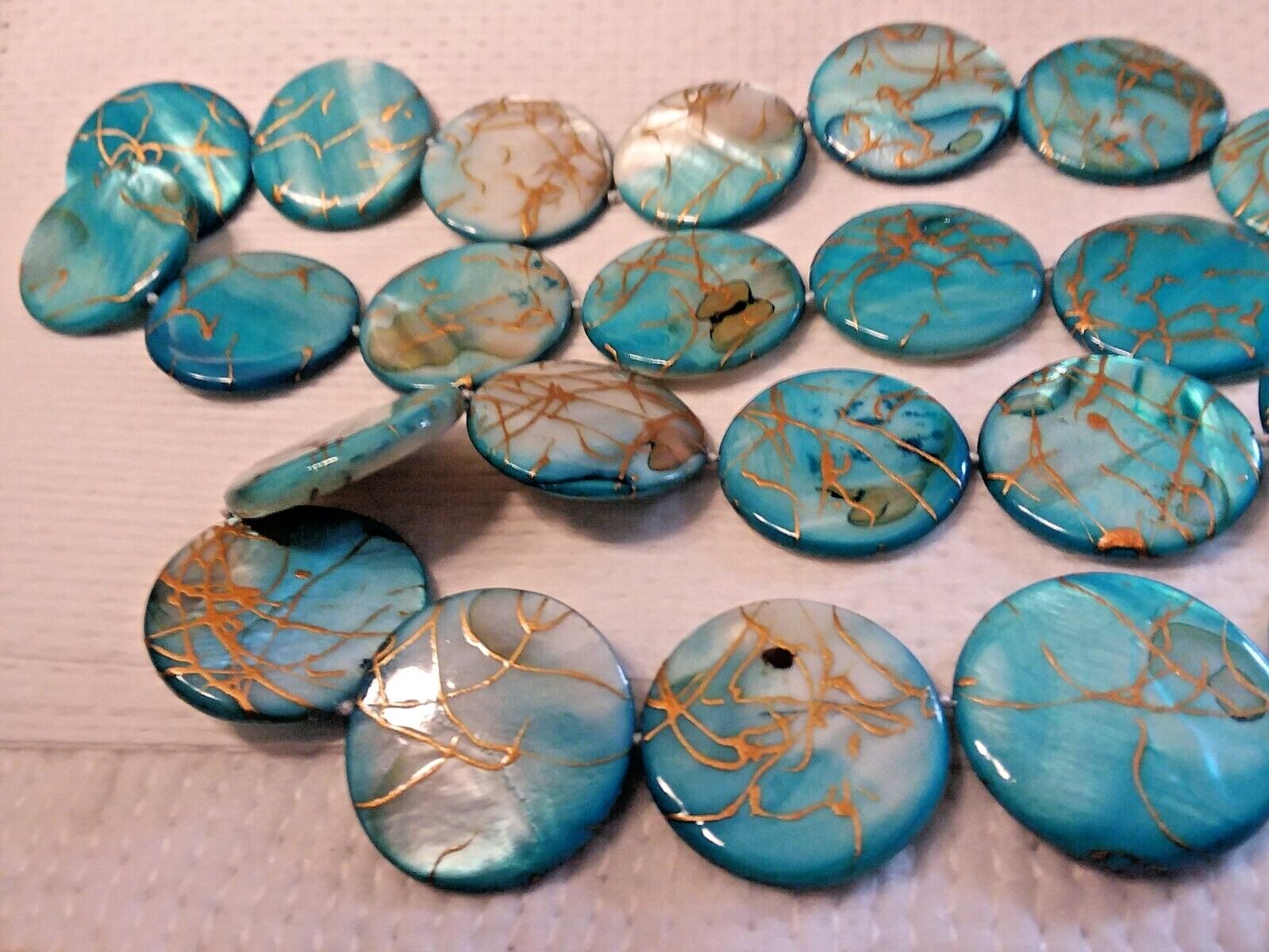 26″ Dyed Blue Shell Necklace /W Gold Tone Paint Accents 02-01-2024