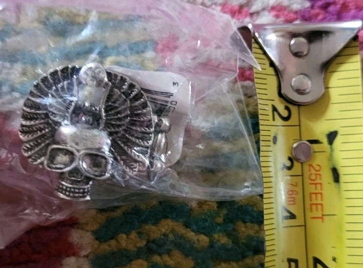 NEW NWT Unisex Hot Topic silvertone stretch adult unisex ring DEAD STOCK skull