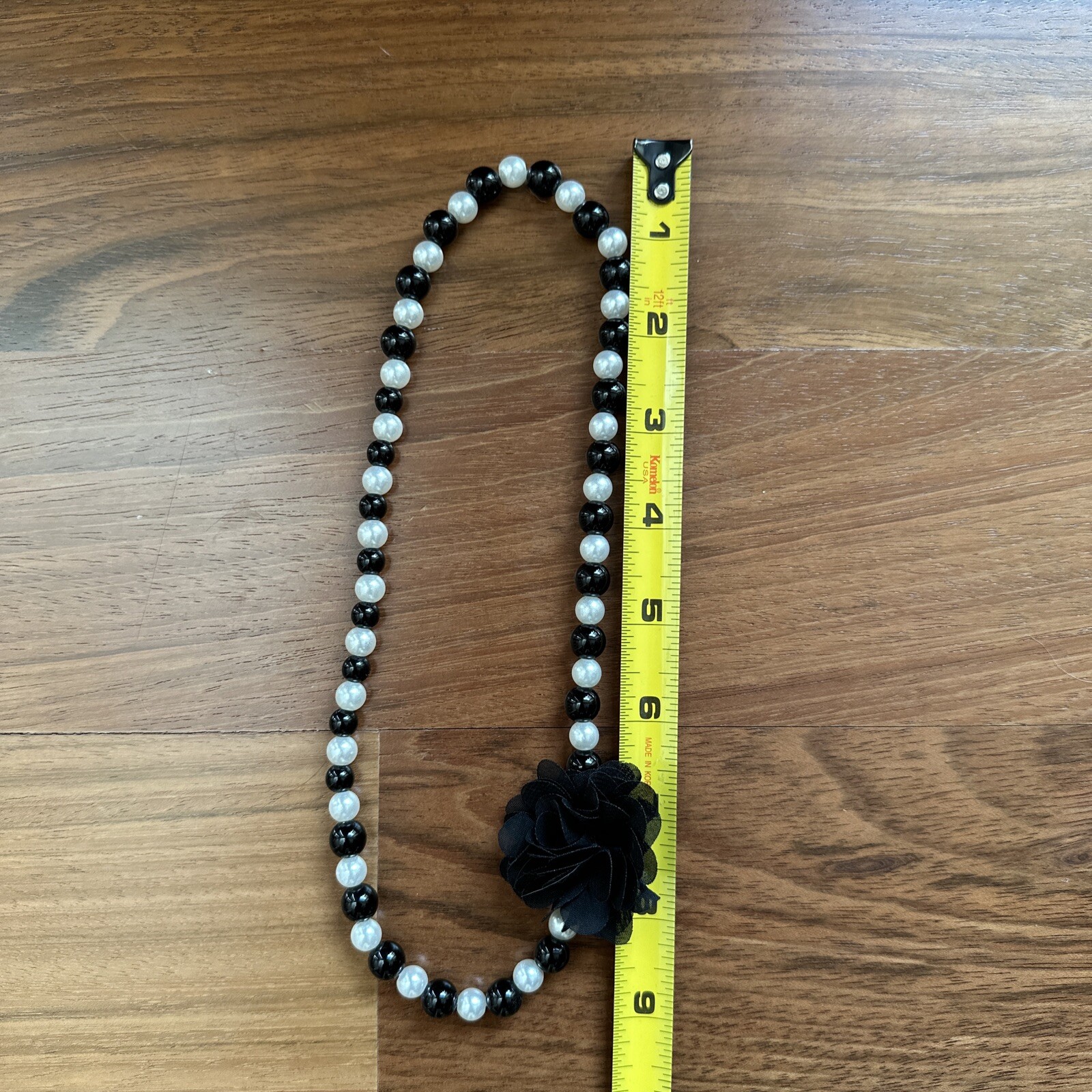 Gymboree Girls White Pearl Black Chunky Bead Flower Necklace Elastic NWOT