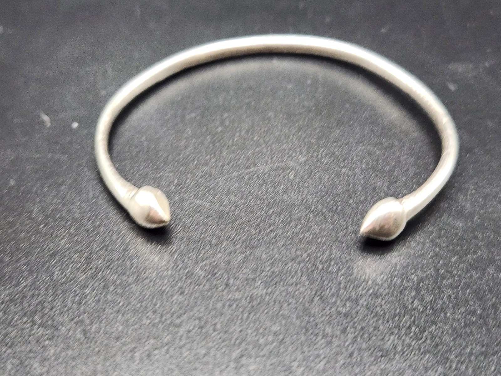 #0322 – Silver Tone Minimalist Open Cuff Bracelet Pointed Ends Simple Stackable
