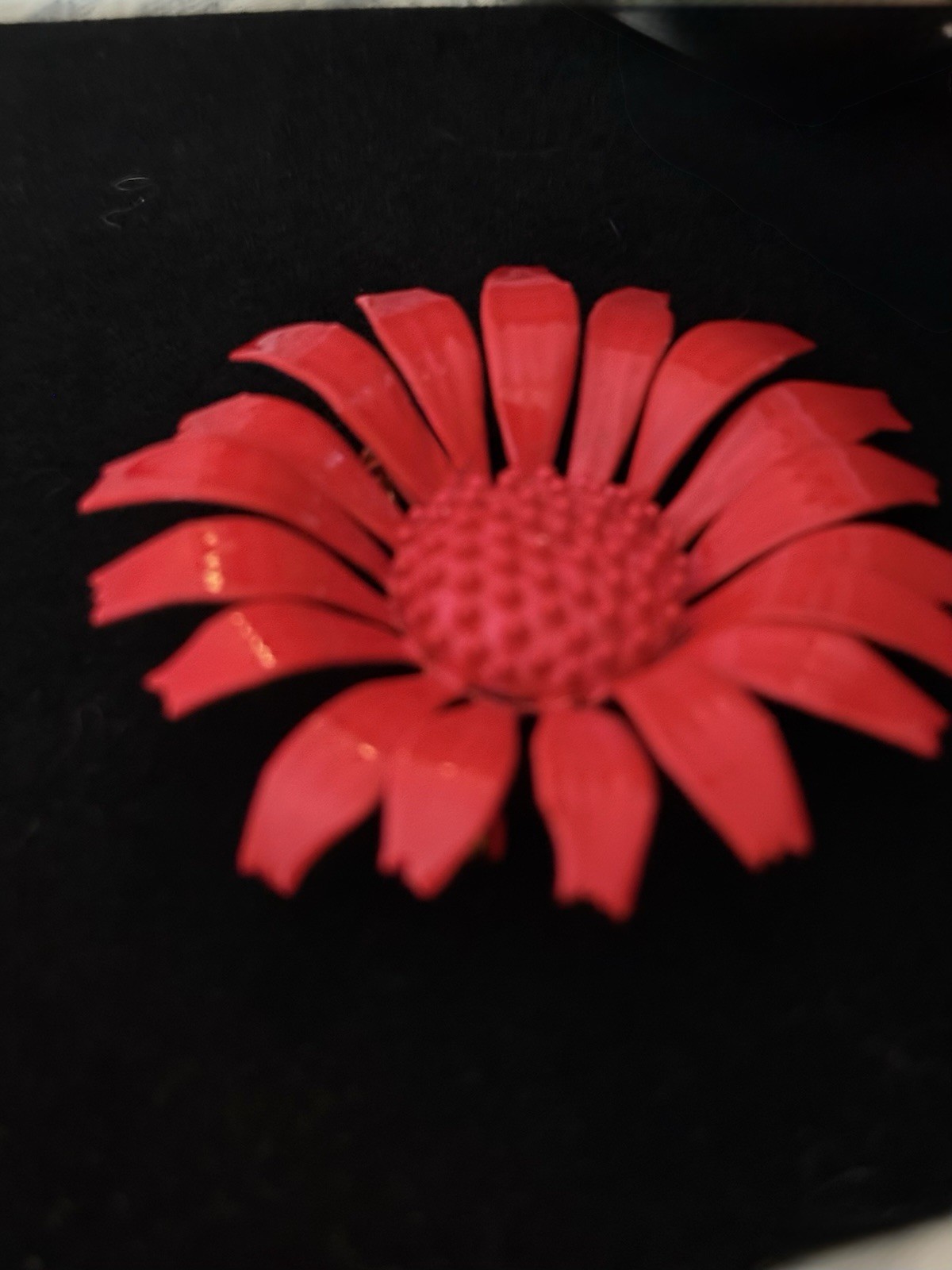 Red Plastic Flower Brooch Pin No Stone 2.75 in Flowers & Plants