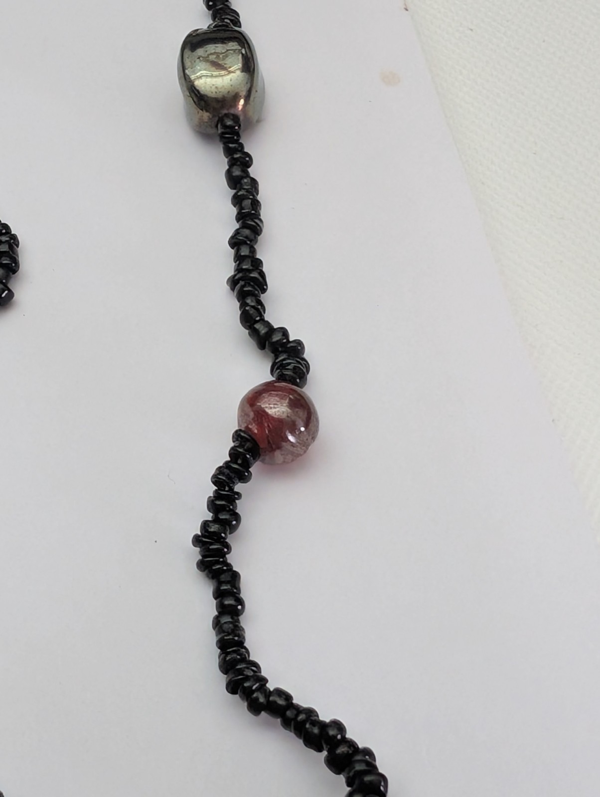 VTG multicoloured shaped iridescent statement glass 128 cm long beaded necklace