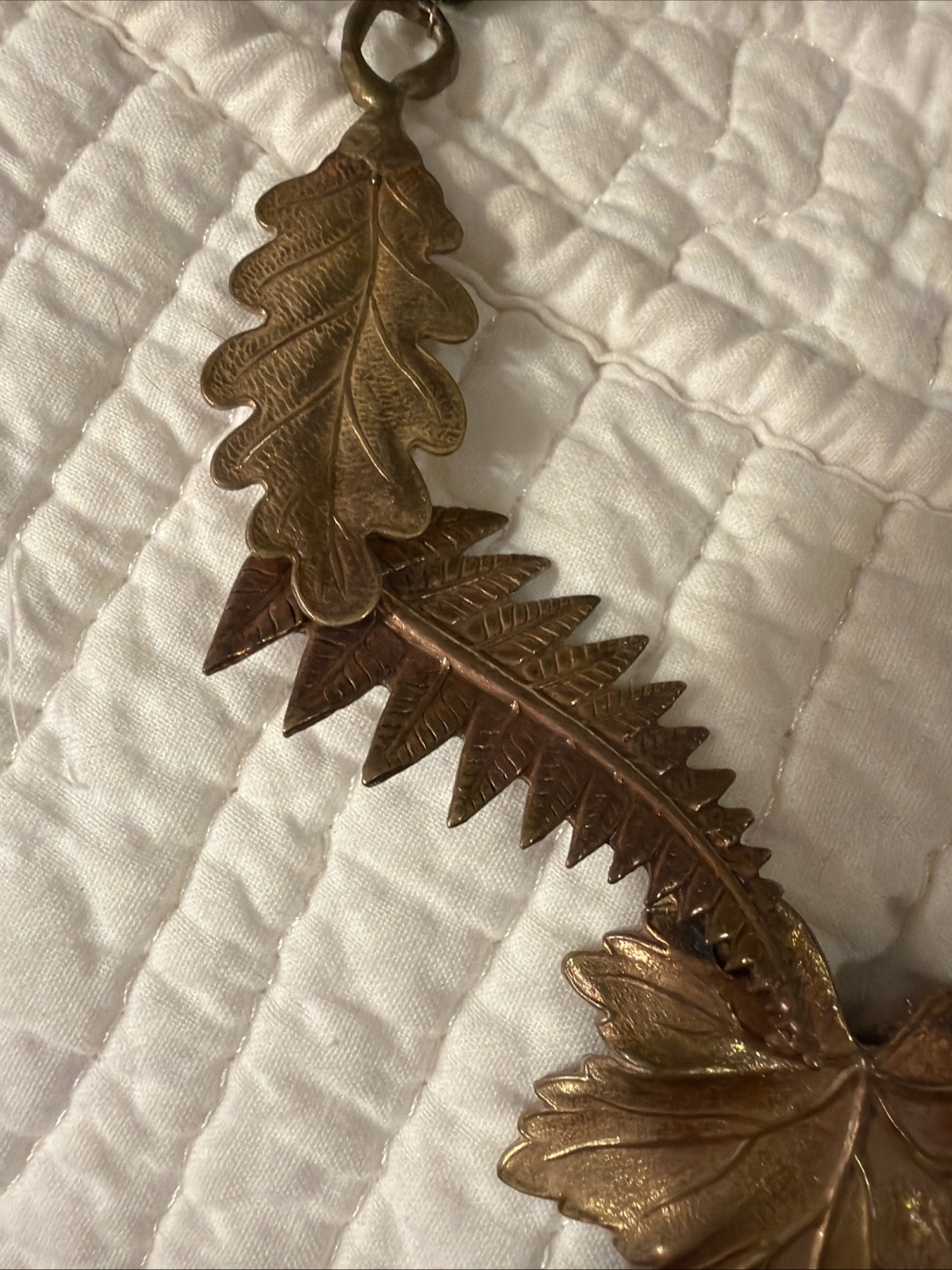 Vintage RARE… ROBERTO BY RFM BronzeTONE LARGE LEAF NECKLACE With Green Beads.