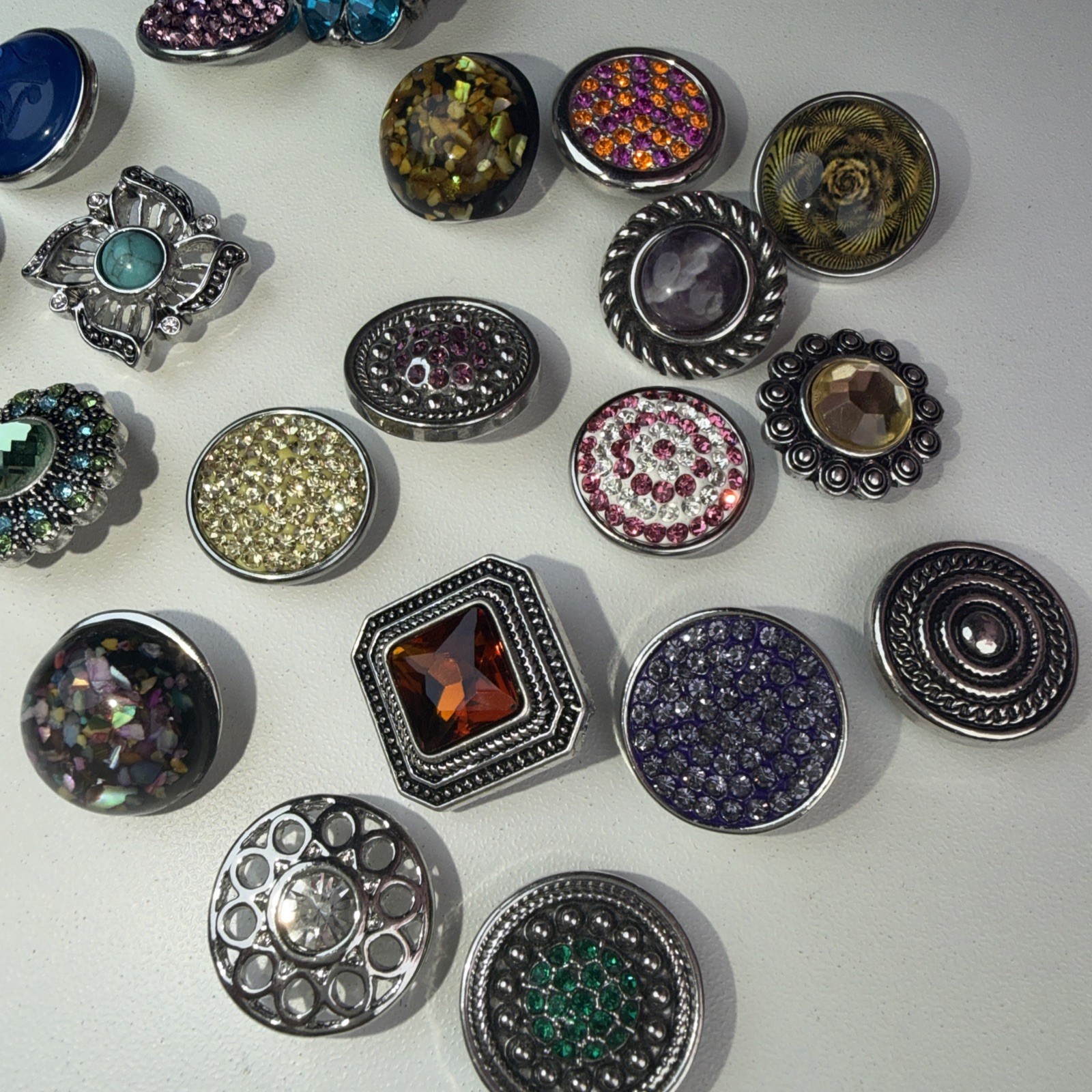 Lot 20 Snap Jewelry 18 20MM Gingersnaps Charm Ginger Snap Button