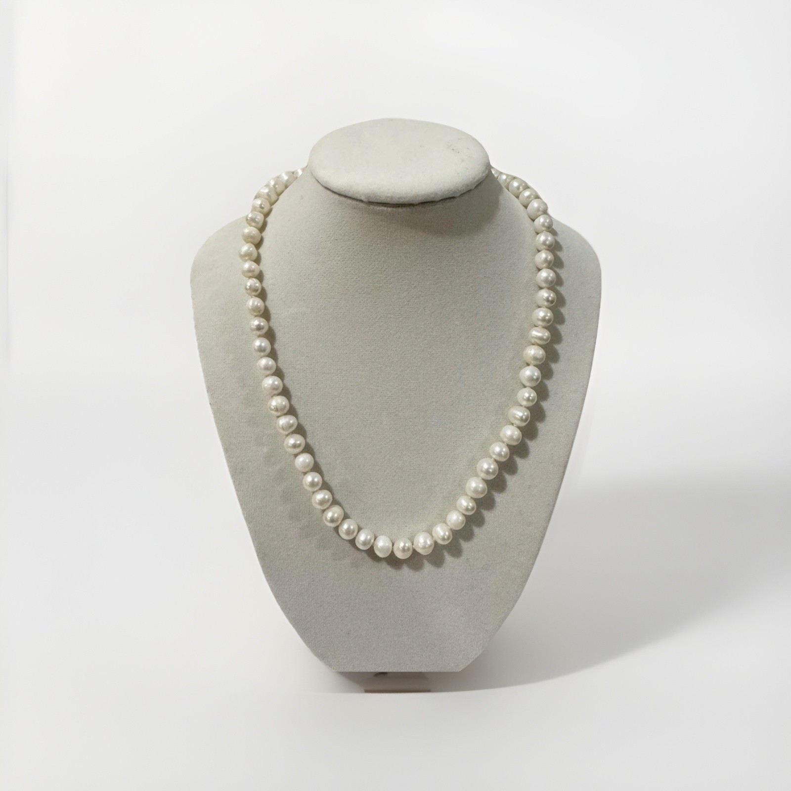 White Baroque Pearl Beaded Necklace Silver Barrel Clasp 19 in women’s Jewelry
