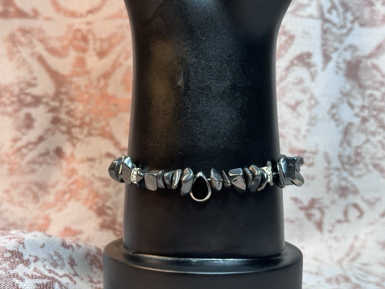 black chip bead stretch beaded bracelet stackable metal less than 8 in