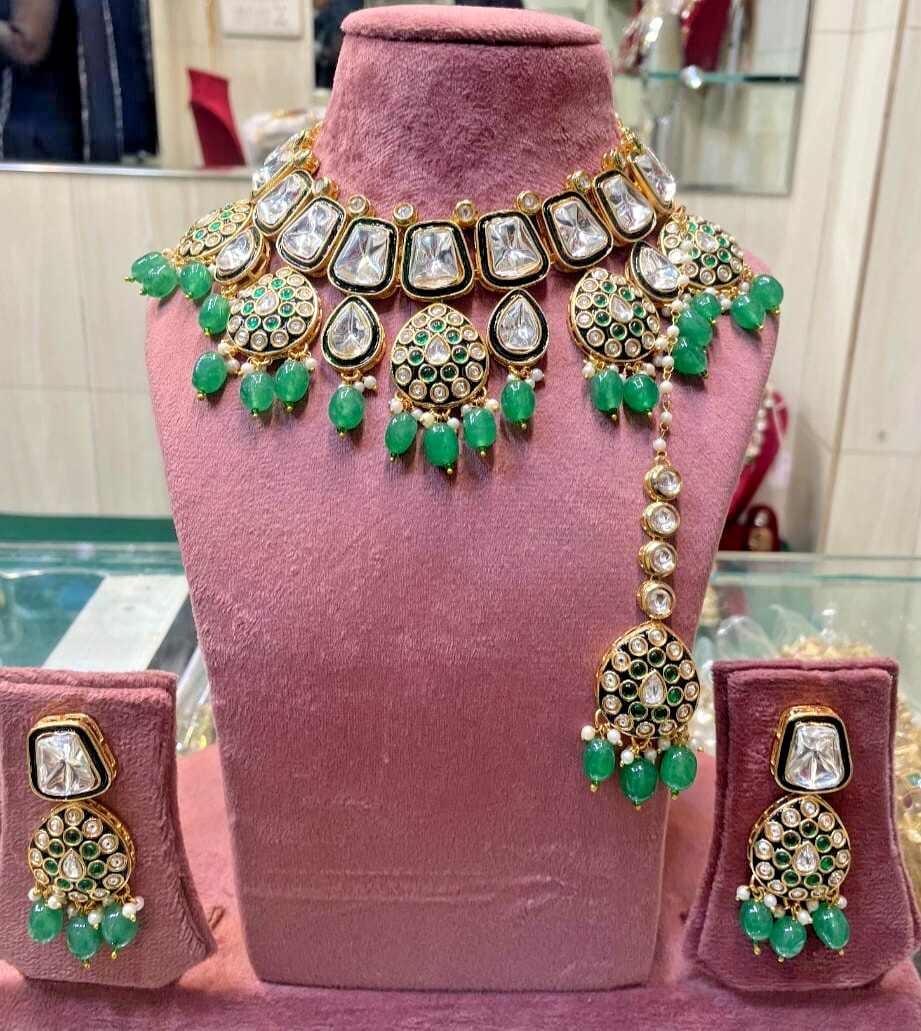Elegant Bollywood Premium Quality Kundan Drops Necklace Set With Earring & Tikka
