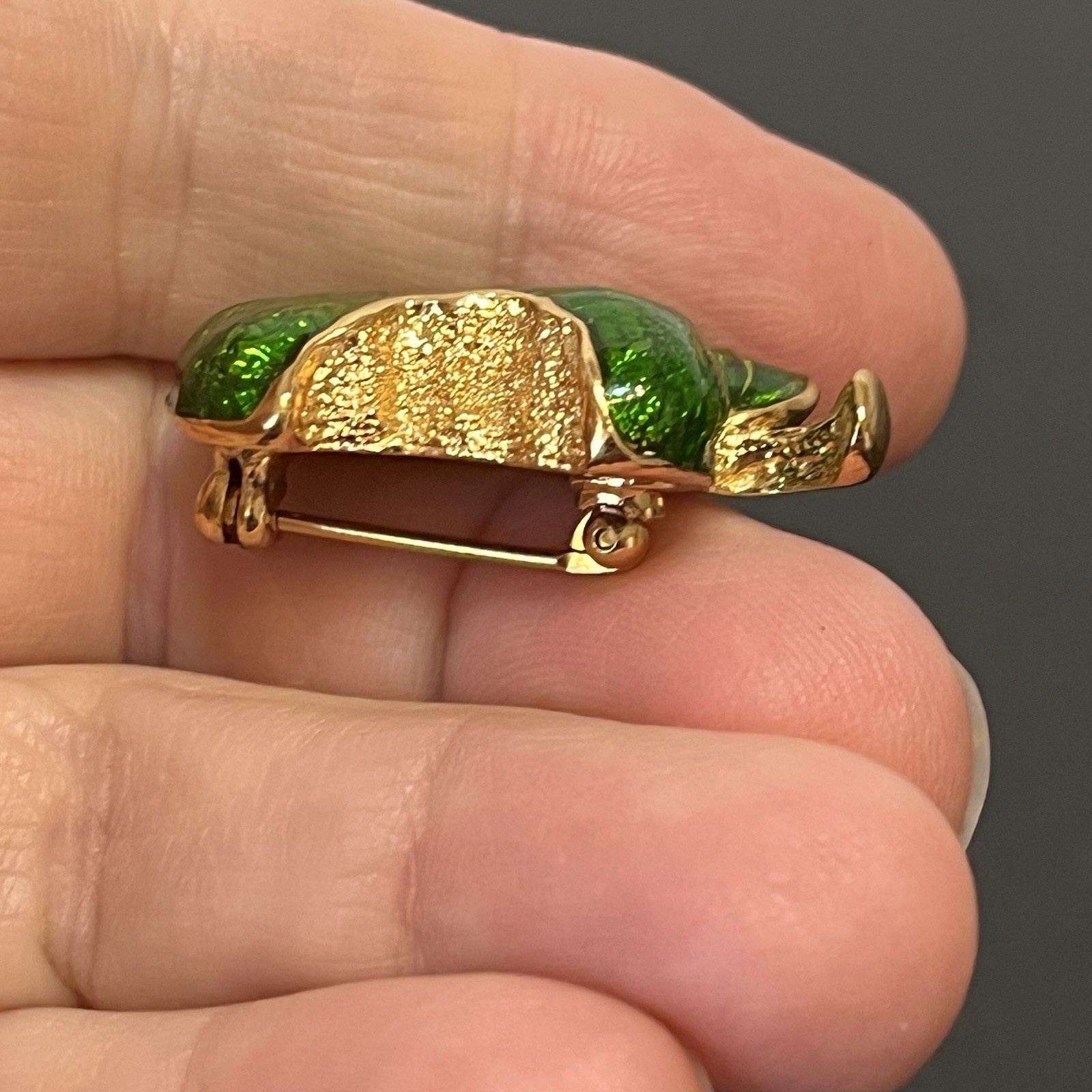 Vintage Green Apple Gold Tone Enamel Brooch Pin Jewelry Fruit Teacher Wicked