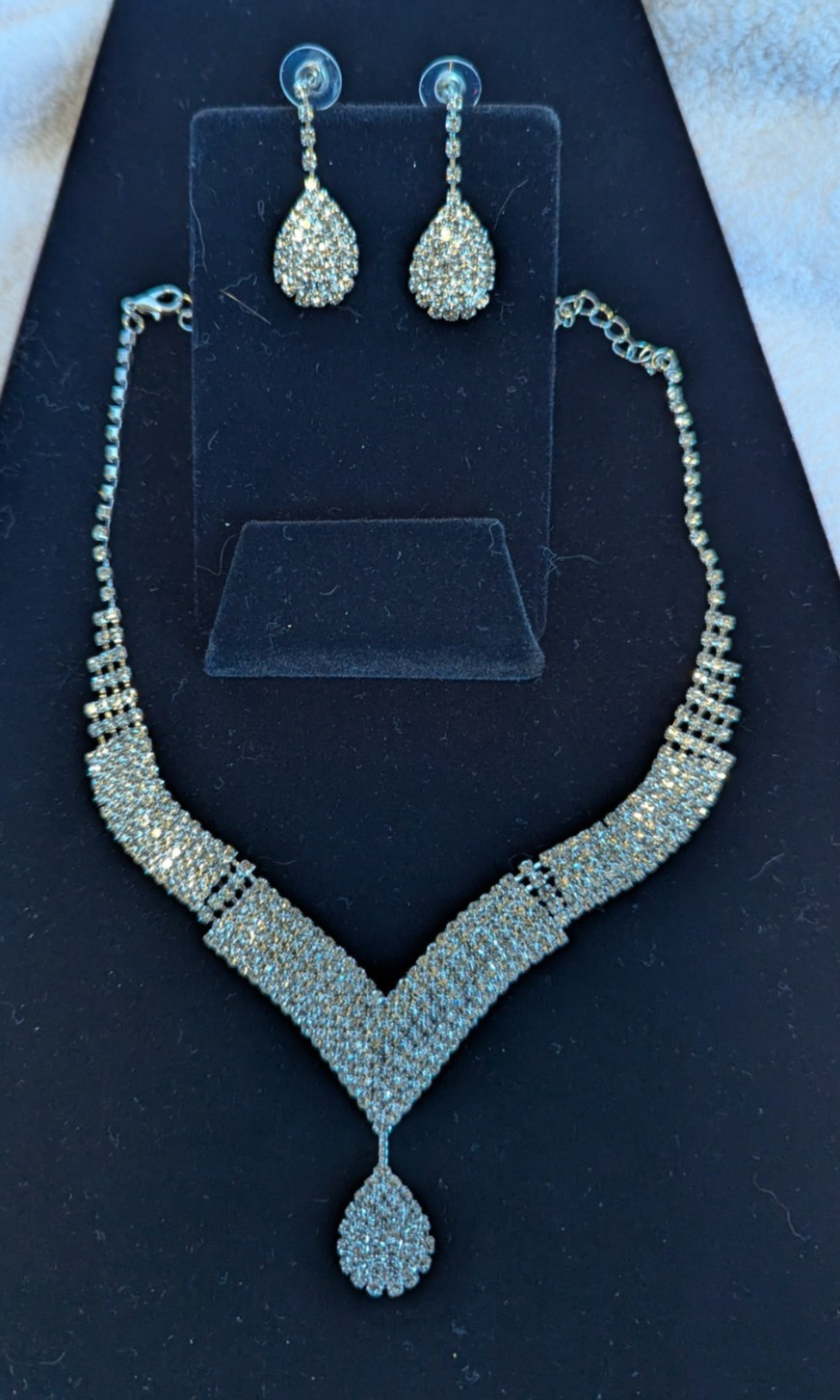 Sparkling White / Silver Crystal Necklace 13.5″ + 7.25″ and Earrings 1.25″ Set