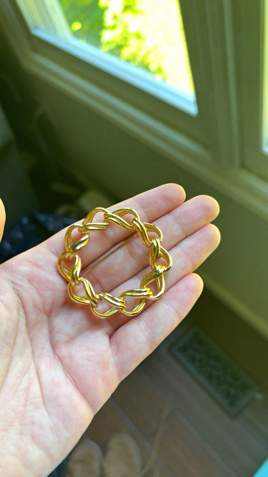 Gold Tone Chunky Curb Chain Link Brooch- vintage