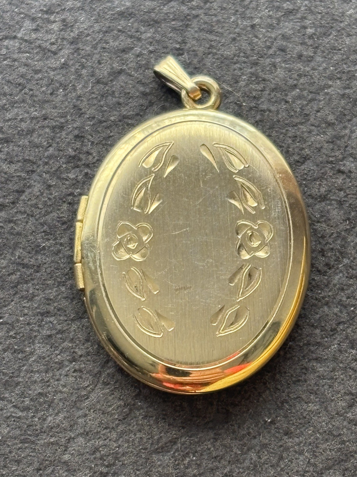 Vintage 12k Gold Filled Swirl Floral Ladies Pendant Locket 32mm
