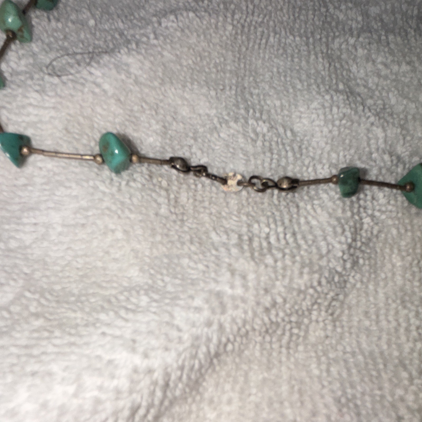 Green Turquoise Chip Beaded Necklace Silver Tone Chain Lobster Clasp