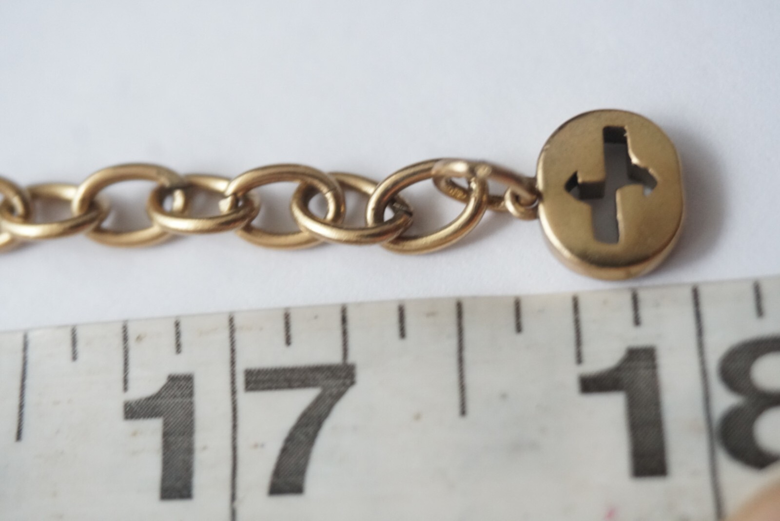 100% Authentic GUCCI Necklace logo GG box & duster bee