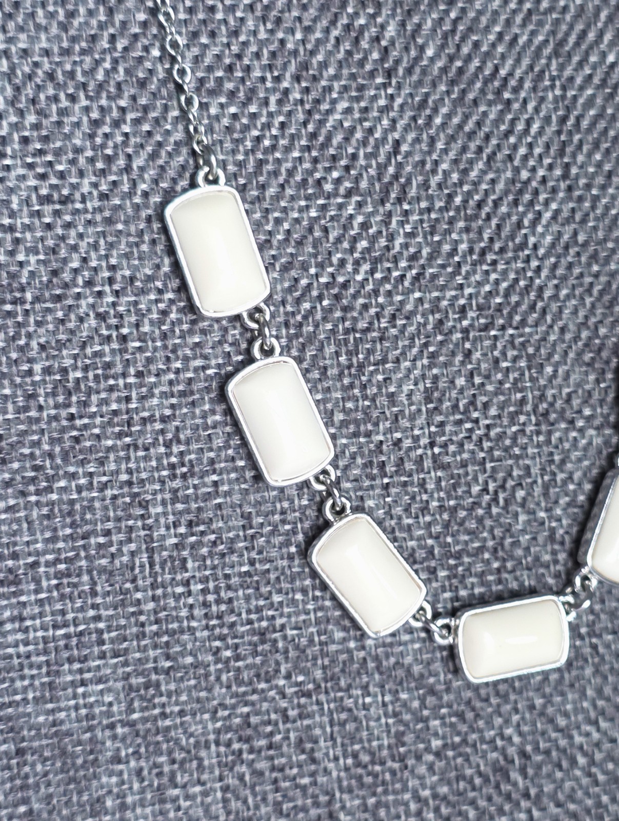 Liz Claiborne Silver Tone Geometric Station Necklace Cream Acrylic 16-18″