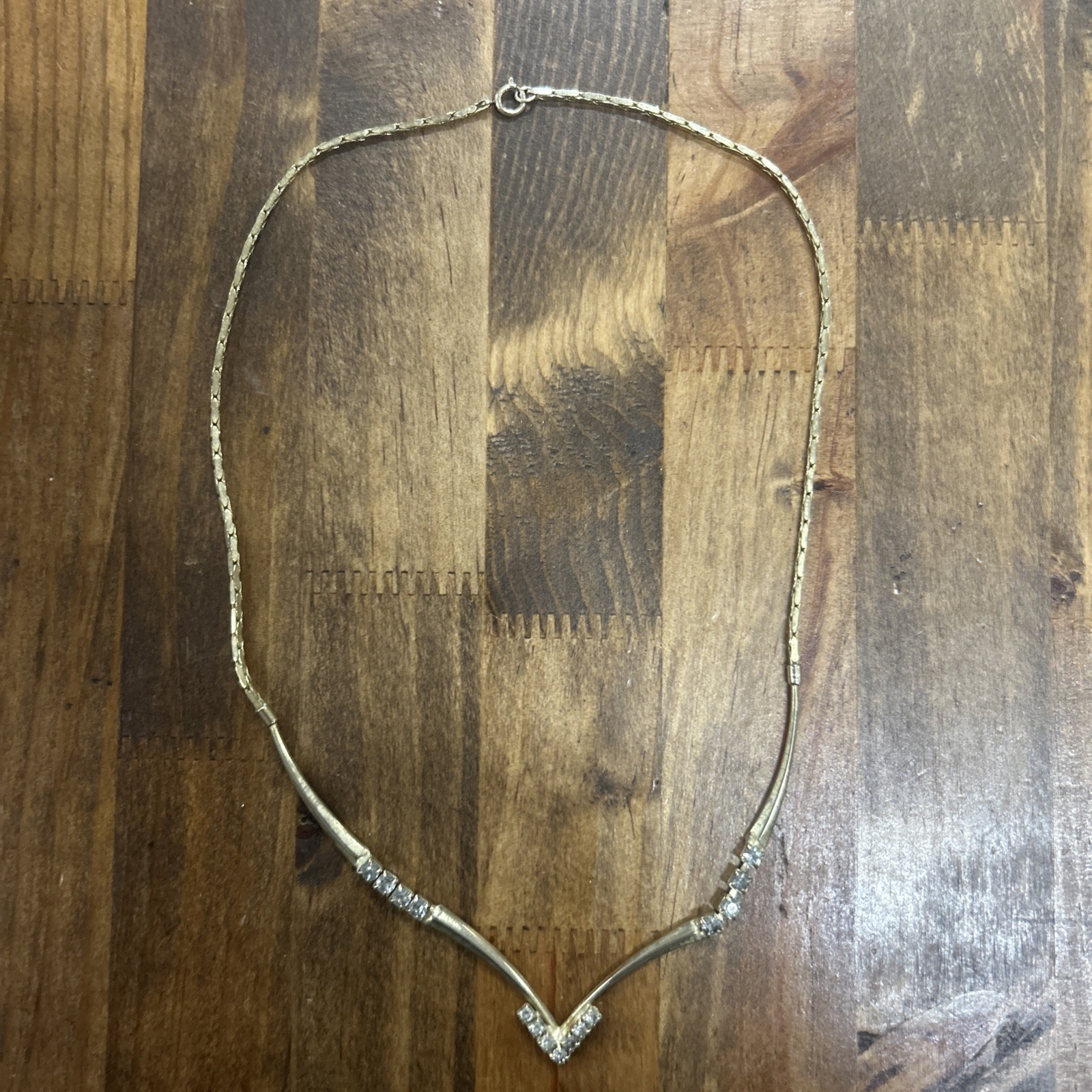16” 1/20 14 Karat Gold Filled V Shaped Center Necklace White Stones 6 Grams