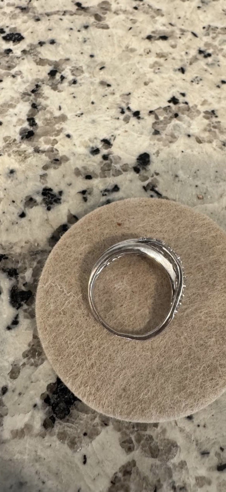 Sterling Silver Crisscross Infinity ring diamond luxe cubic zirconia Sz. 7