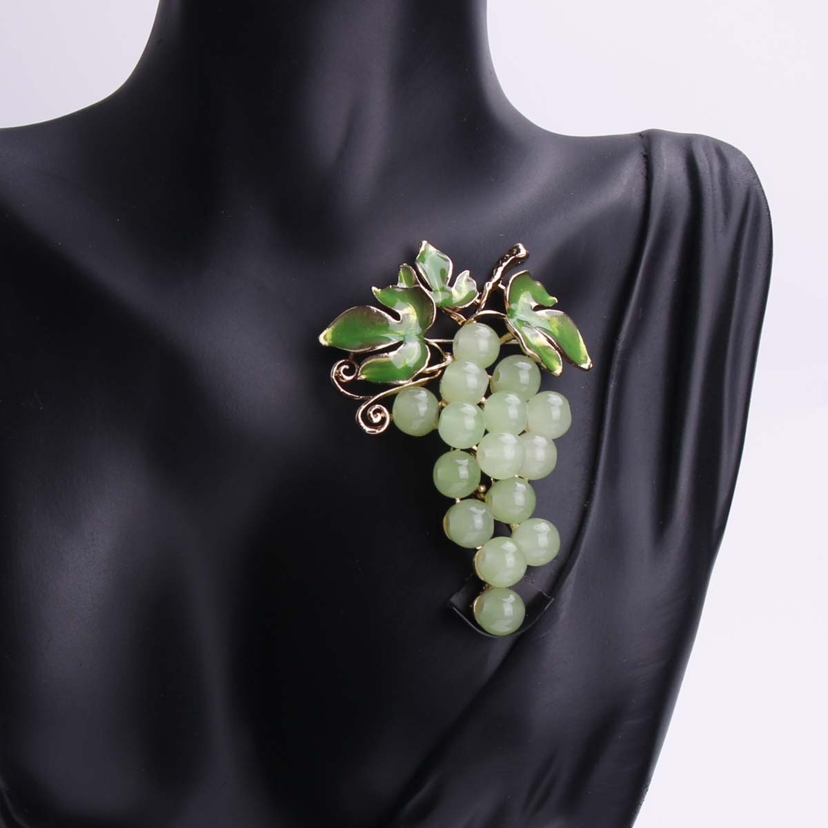 Bohemian Luxury Glass Grape Brooch Pin Alloy Enamel Clear Rhinestone Fruit Badge