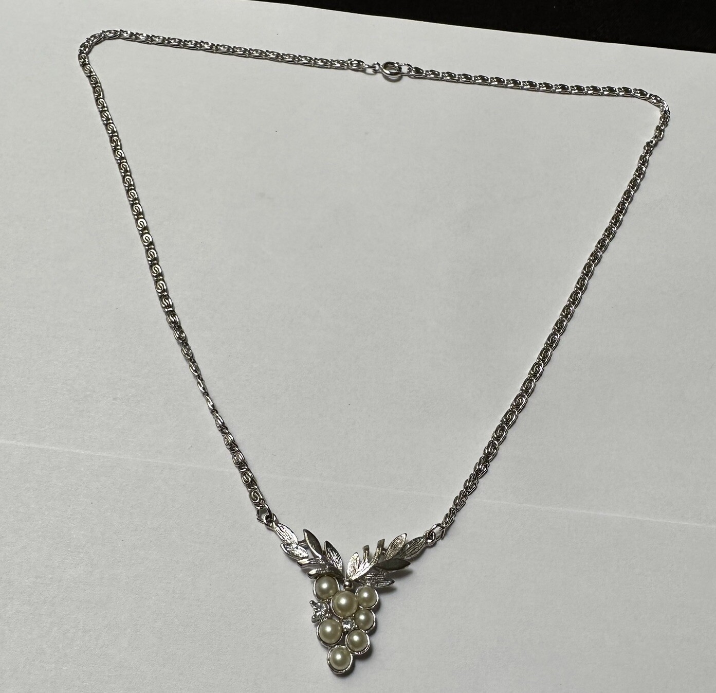 Avon Faux Pearl & Rhinestone Grape Silver Tone Necklace Signed 20 1/4 Inch