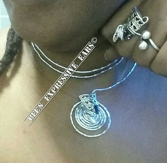 3.5cm Tight spiral 👑Nefertiti Earrings *plain face* by BEE’S EXPRESSIVE EARS