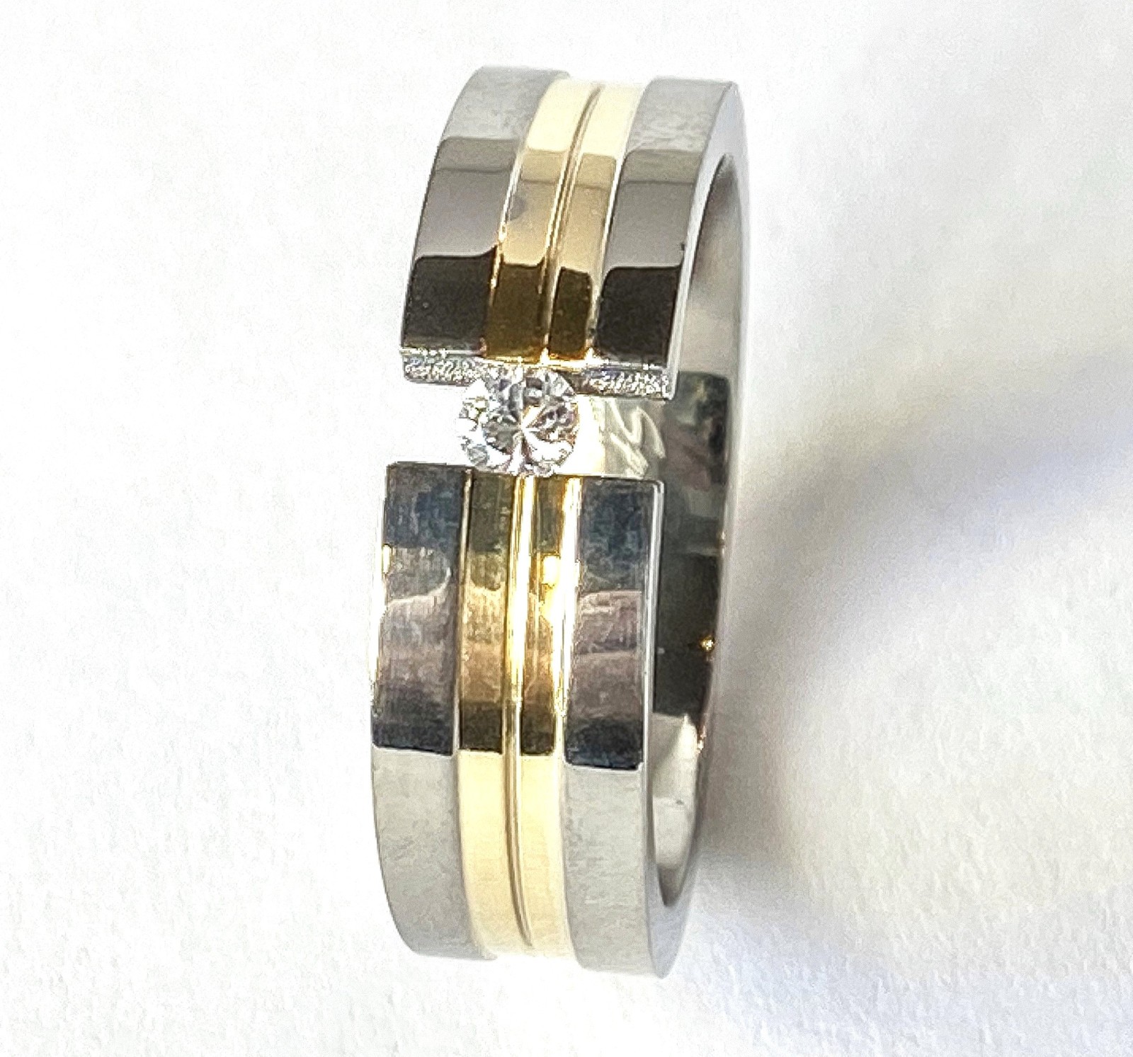 Solid Titanium Gold IP Center Gem Wedding Band Size 5,6,7,8,9,10,11,12,13 (f188)