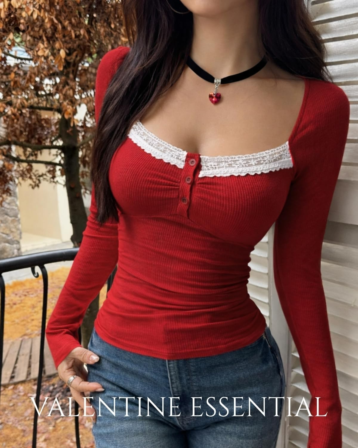 Fashion-Forward Adjustable Choker Necklace – Elegant Black Velvet with Red Heart
