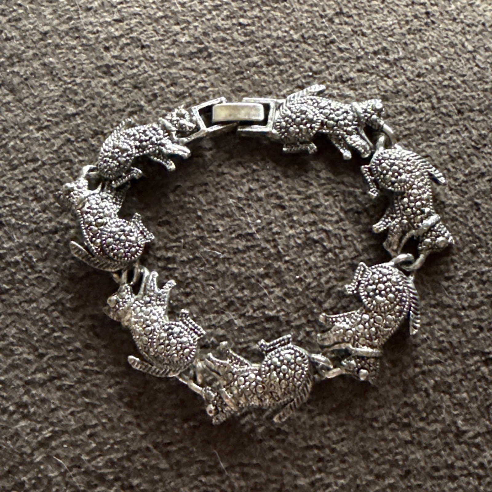Silver Tone 7” Kitty Cat By The Tail Bracelet 7” Cat Kitten Feline