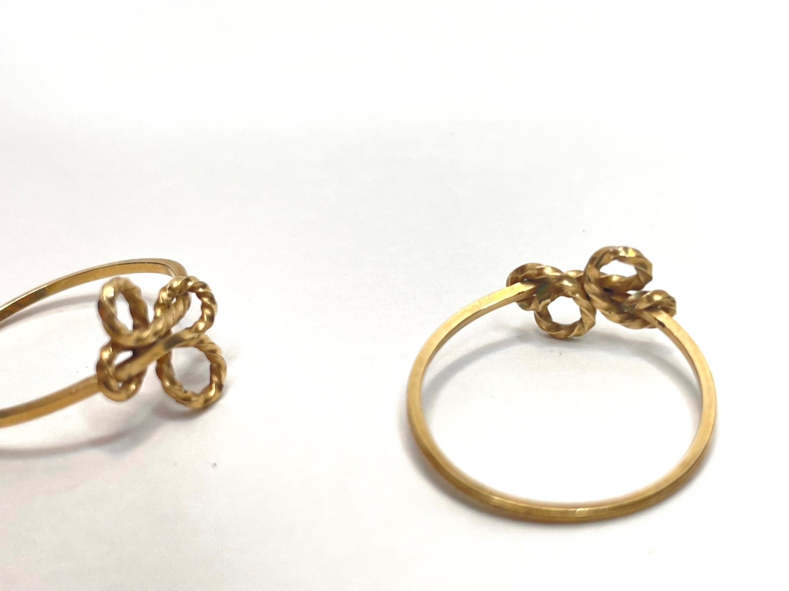 VINTAGE SET OF 2 GOLD TONE TWISTED KNOT STACK RINGS SIZE 5 1/2