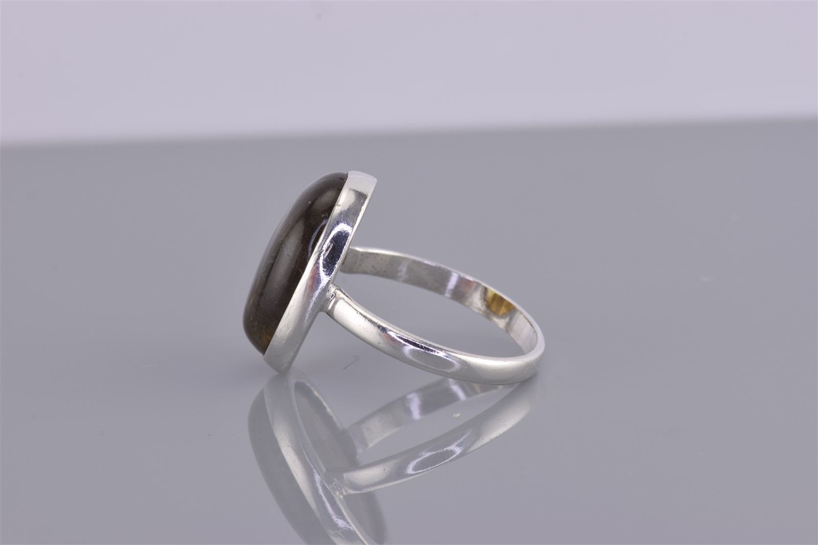Sterling Silver 19mm Oval Labradorite Cabochon Band Ring 925 Sz: 8
