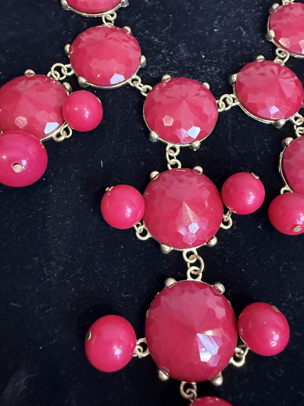 Red Bubble Bib Statement Necklace Earrings Set Gold Tone Chunky Beaded Fashion
