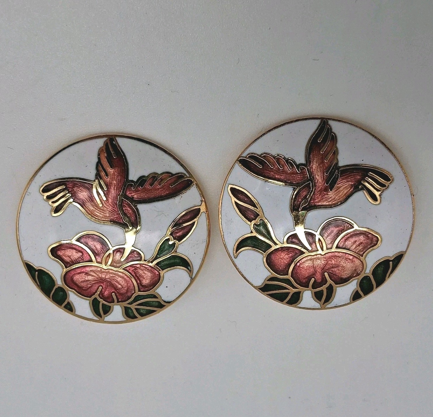 Vtg Cloisonne Enamel Hummingbird Bird Round Clip on Earrings 1″