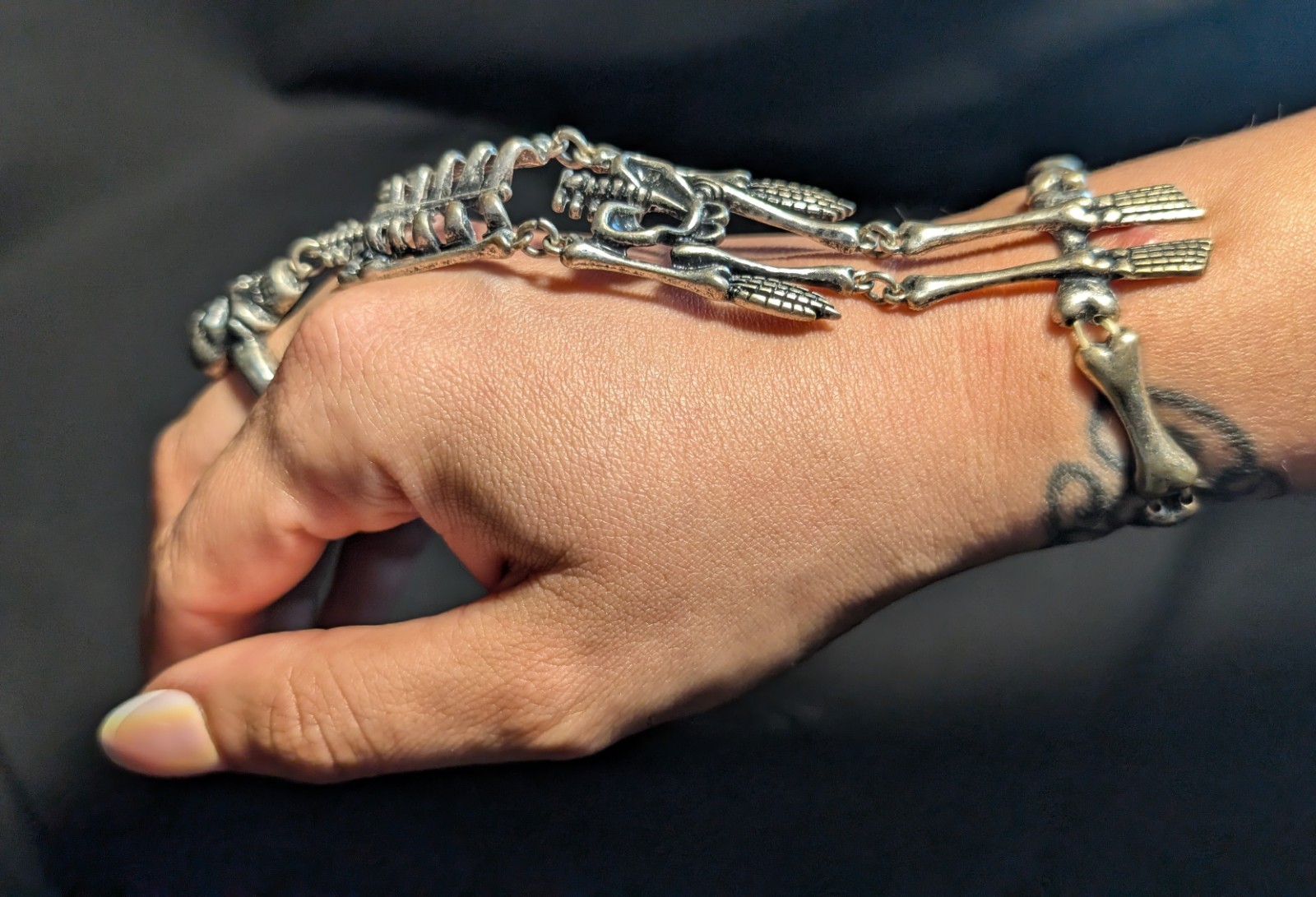 Skeleton Hand Ring Bracelet – Costume Gothic Jewelry Spooky Bones