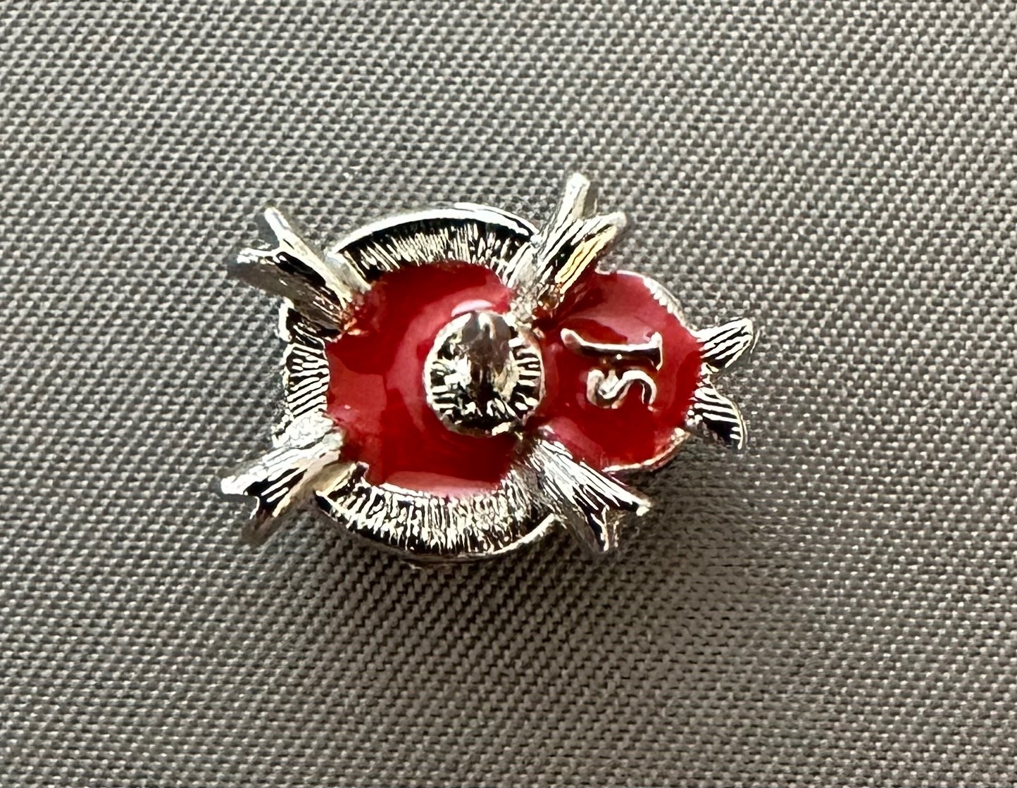 JAY STRONGWATER TIE TACK LADY BUG PIN BROOCH WITH SWAROVSKI CRYSTALS