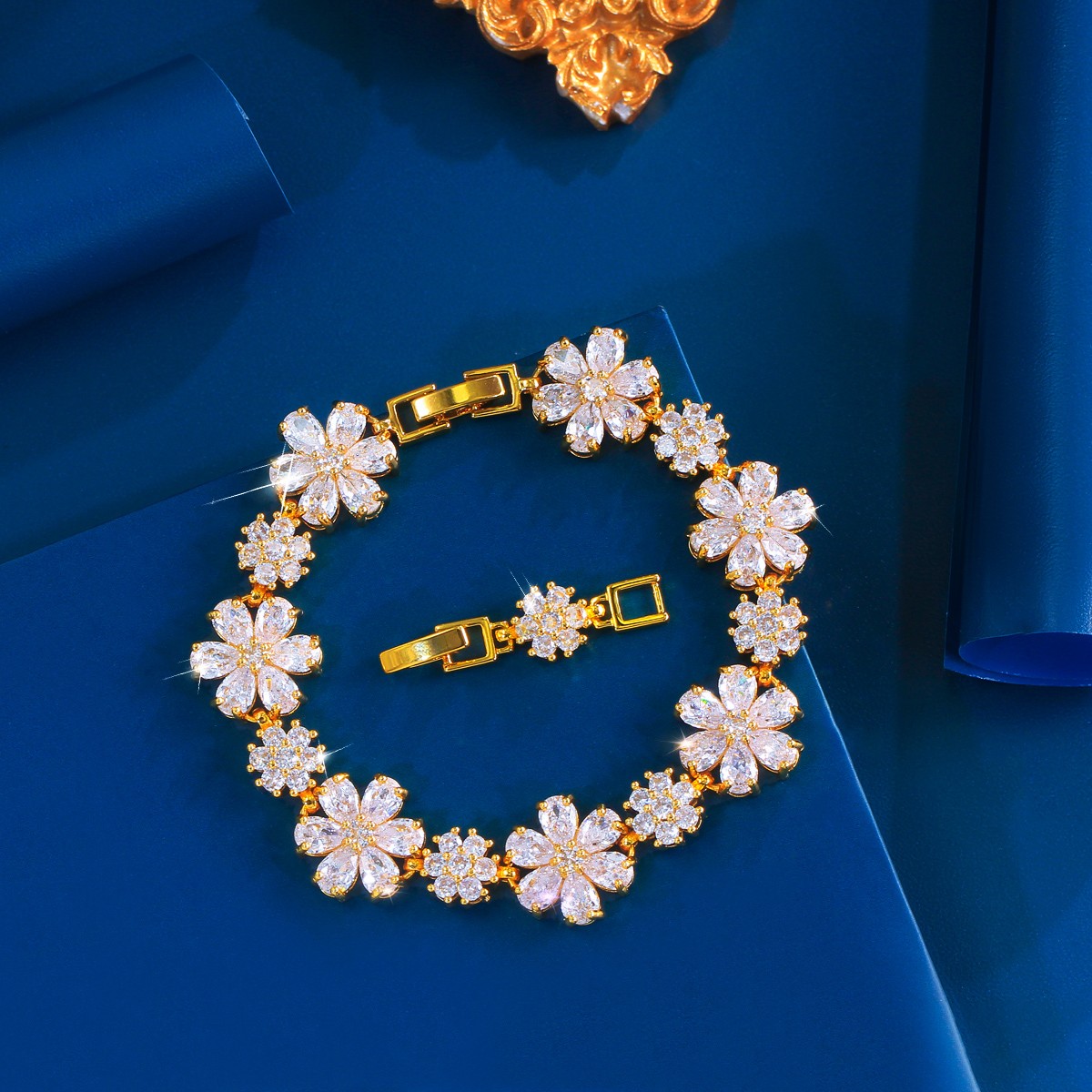 Wedding Cubic Zirconia Pretty Flower Bracelet Silver Plated Women Party Jewelry