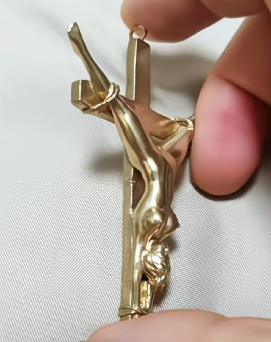 Solid brass creative cross pendant, men’s personalized cross pendant
