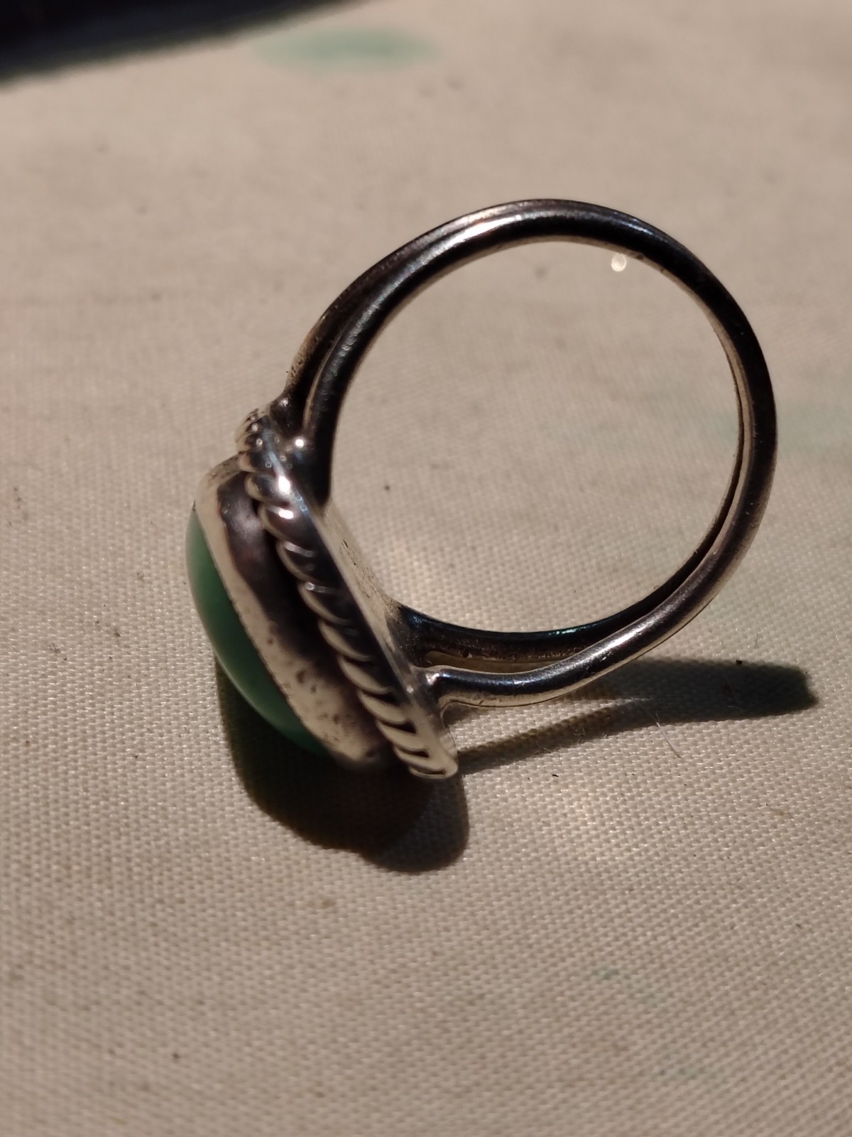 925 Silver Cocktail Ring Green Triangle Stone Bezel Set Size 6 Pre-Owned