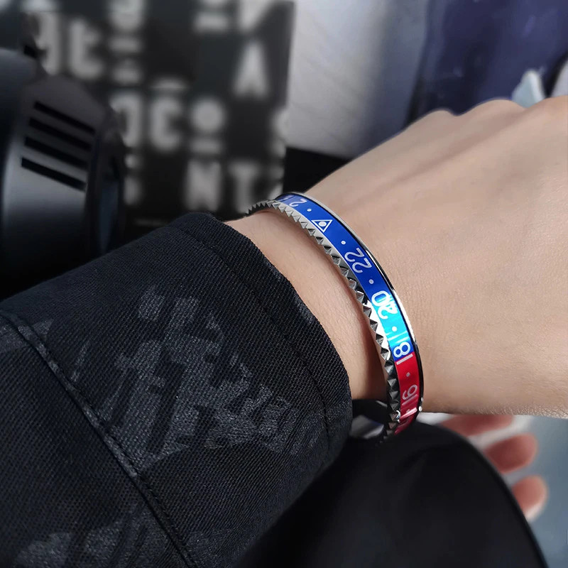 Men and Women Stainless Steel Personality Bracelets Digital Speedometer Bracelet