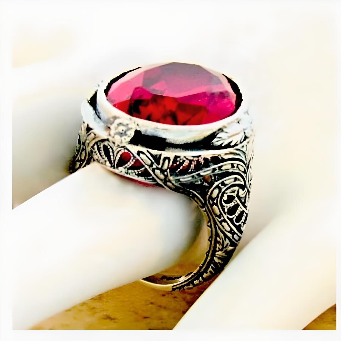 VICTORIAN STYLE 925 SOLID STERLING SILVER 19 CARAT RED LAB-CREATED RUBY RING 582