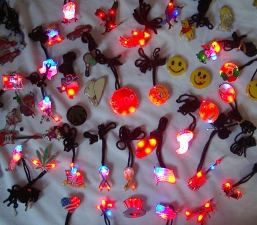 100 pcs Assort Body Flashing Lights LED Blinky Birthday Party Favor Bag Fillers
