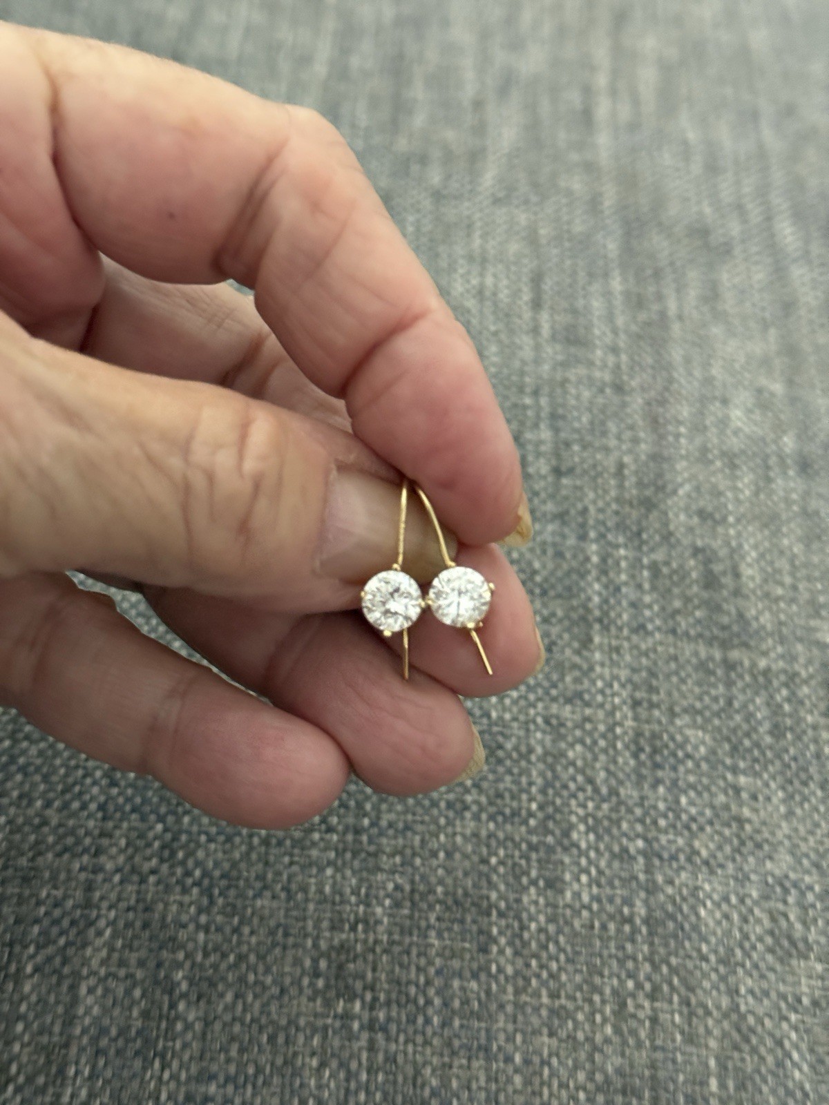 ATI GOLD-PLATED STERLING SILVER EARRINGS WHITE STONE 1.9G