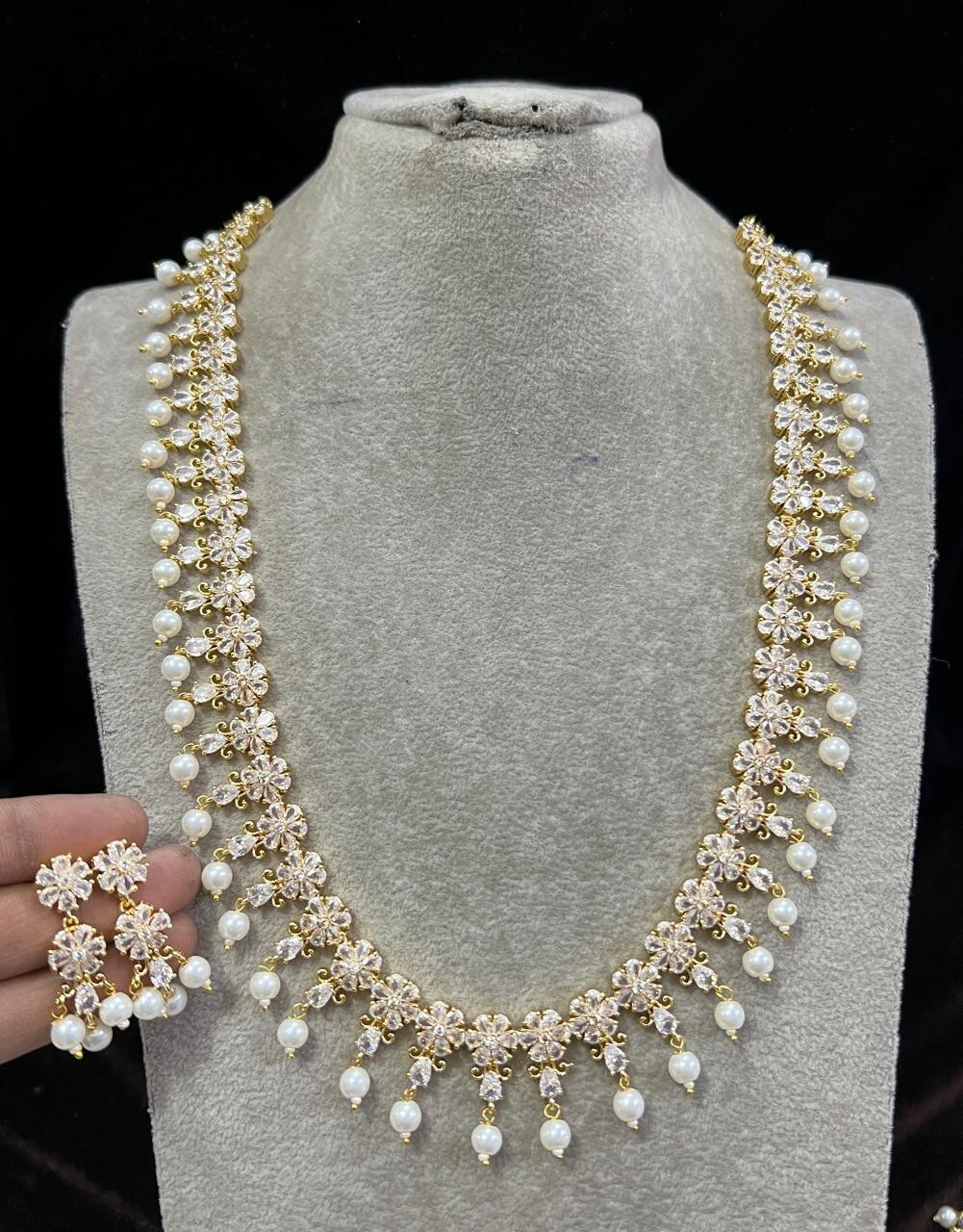 Pearl Mala, Navratan pearl mala, Jadau Pearl Mala, Gold Plated Pearl Mala. India