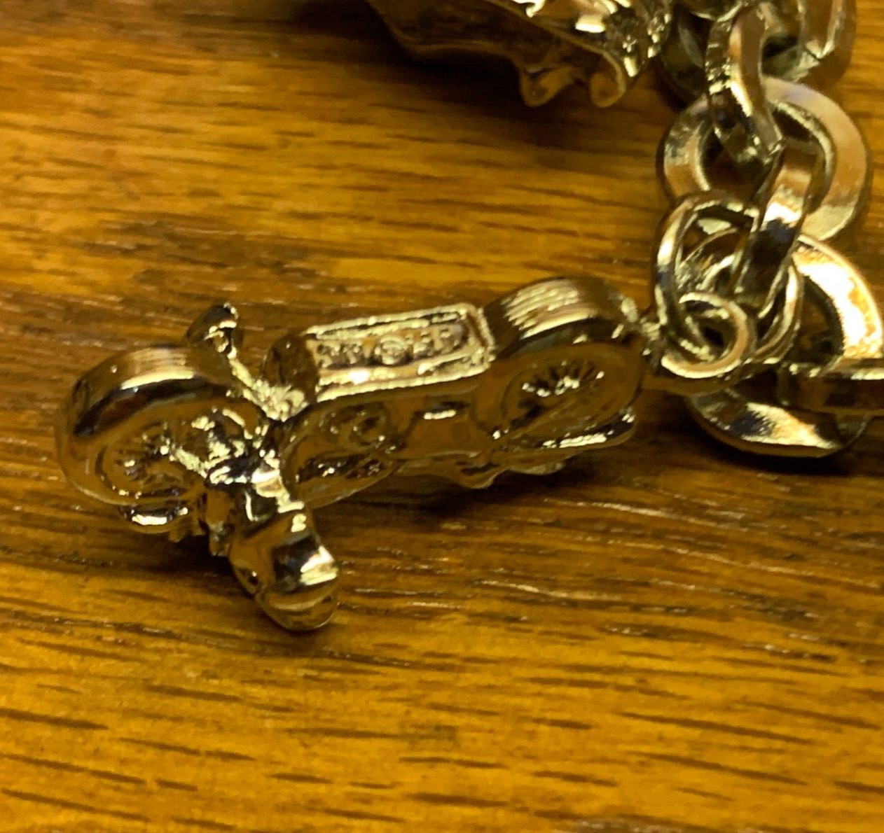 DC Batman Themed Heavy Charm Silver Tone Chain Bracelet 8″ Long (No Box)