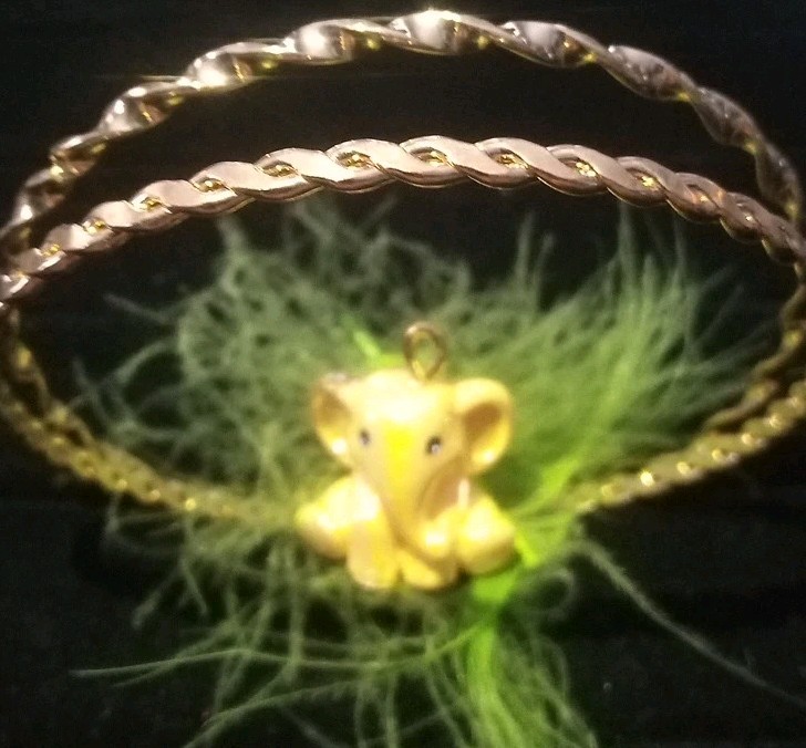 2-8 1/2″ GOLD PLATED BANGLE BRACELETS- 1 -CORKSCREW STYLE- 1 -FIGURE 8 STYLE