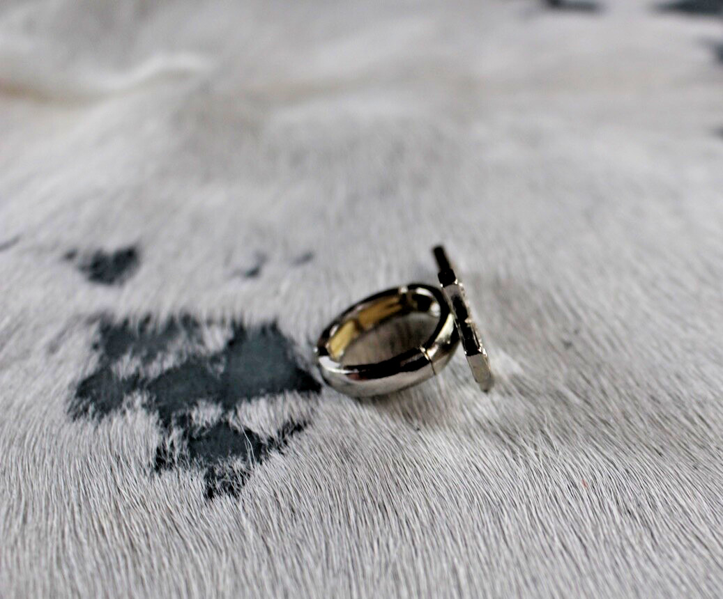 Western Womens Ring 1 1/2 x 5/8 in up to 8 Cross Silver Crystal Stretch